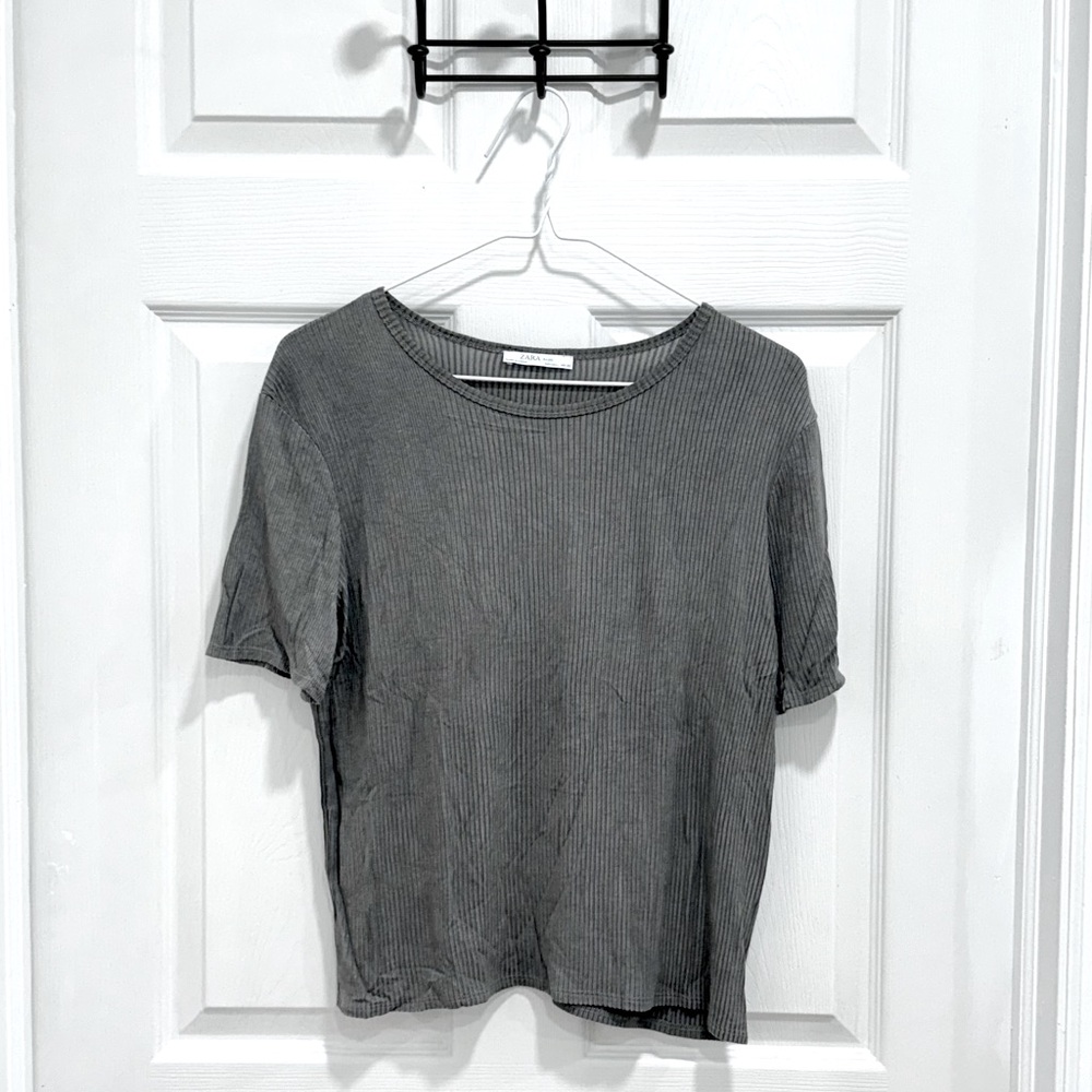 🩶 Zara Ribbed Short Sleeve Tee – Size L